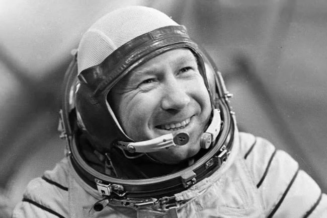 leonov.jpg
